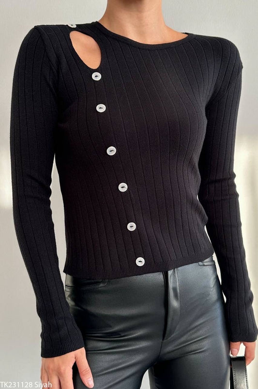 Basic sweater with front details