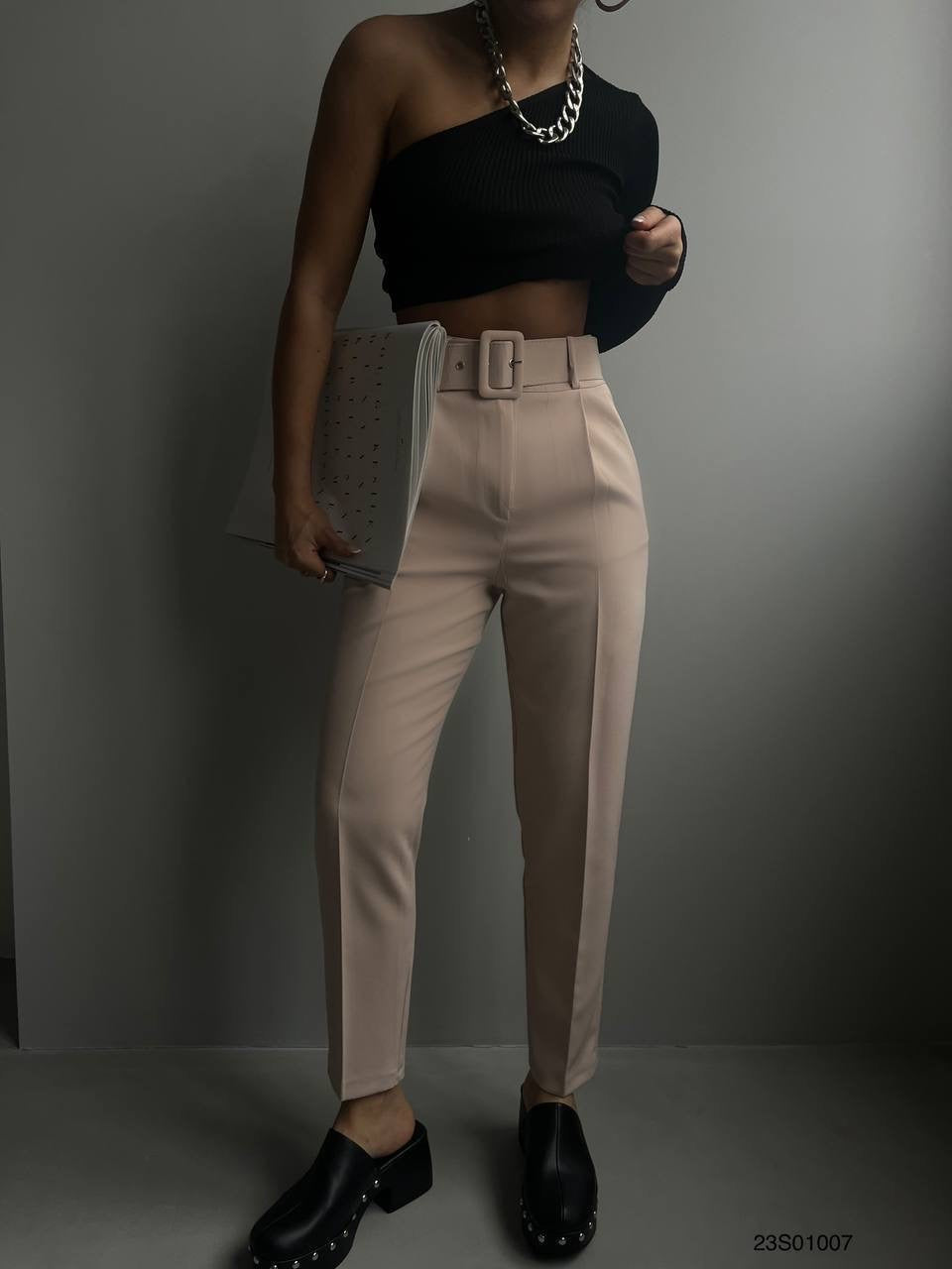 Straight pants with belt