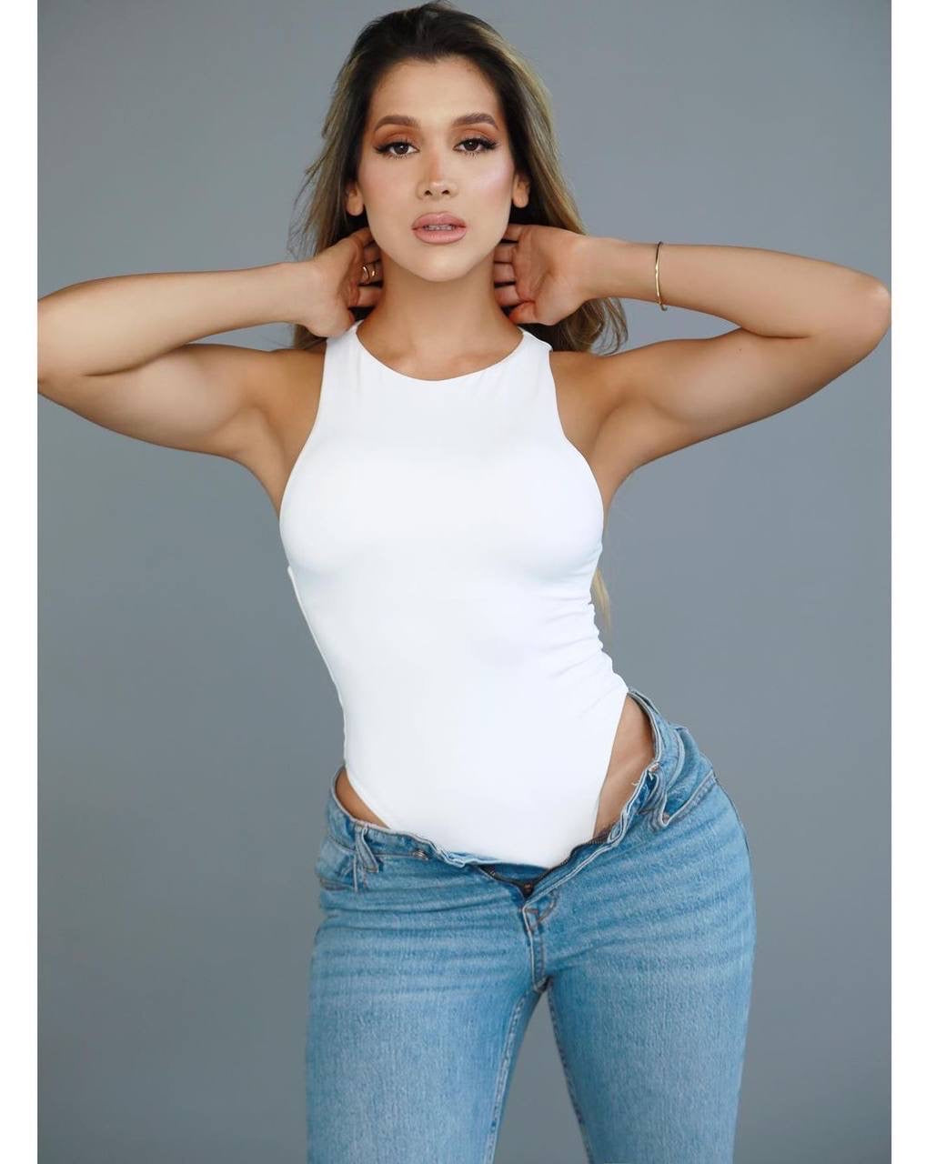 Basic no sleeve bodysuit